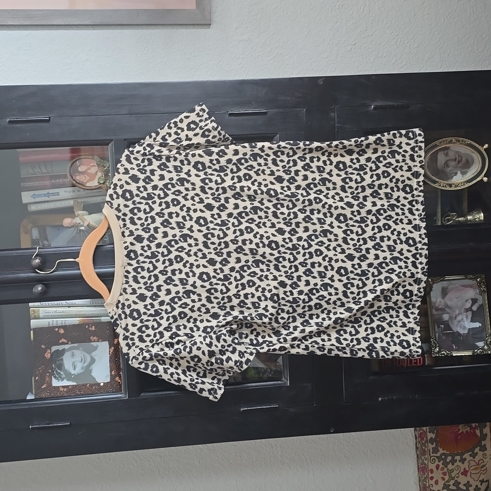 Leopard tee - Picture 3 of 3
